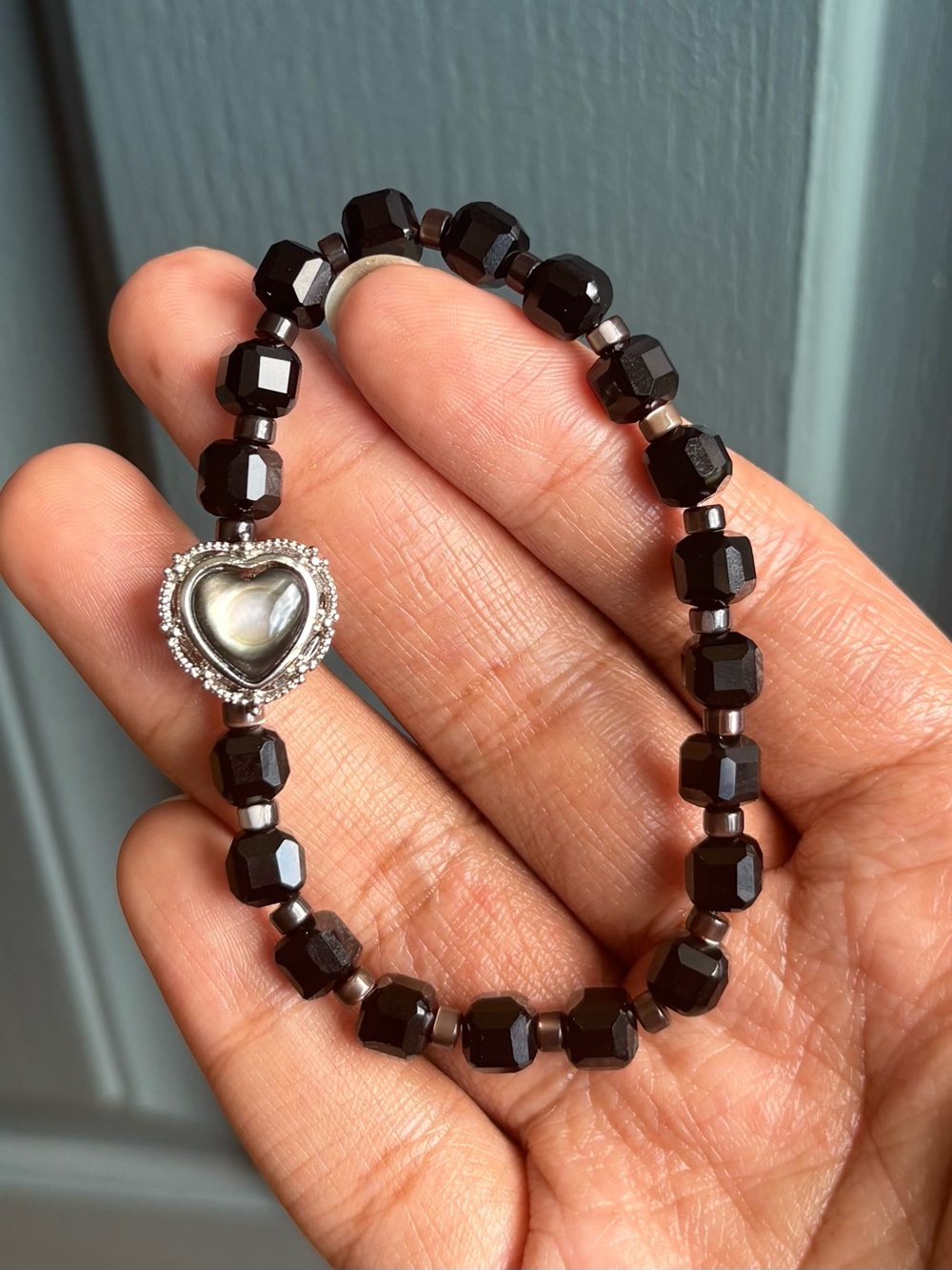 Black MOP Shell Heart & Onyx Cube Crystal Bracelet 7mm